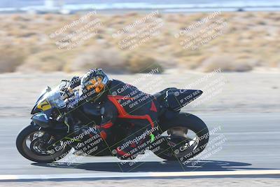 media/Jan-10-2025-CVMA Friday Practice (Fri) [[489e0da257]]/Group 4 and Trackday/Session 2 (Turn 4 Inside)/